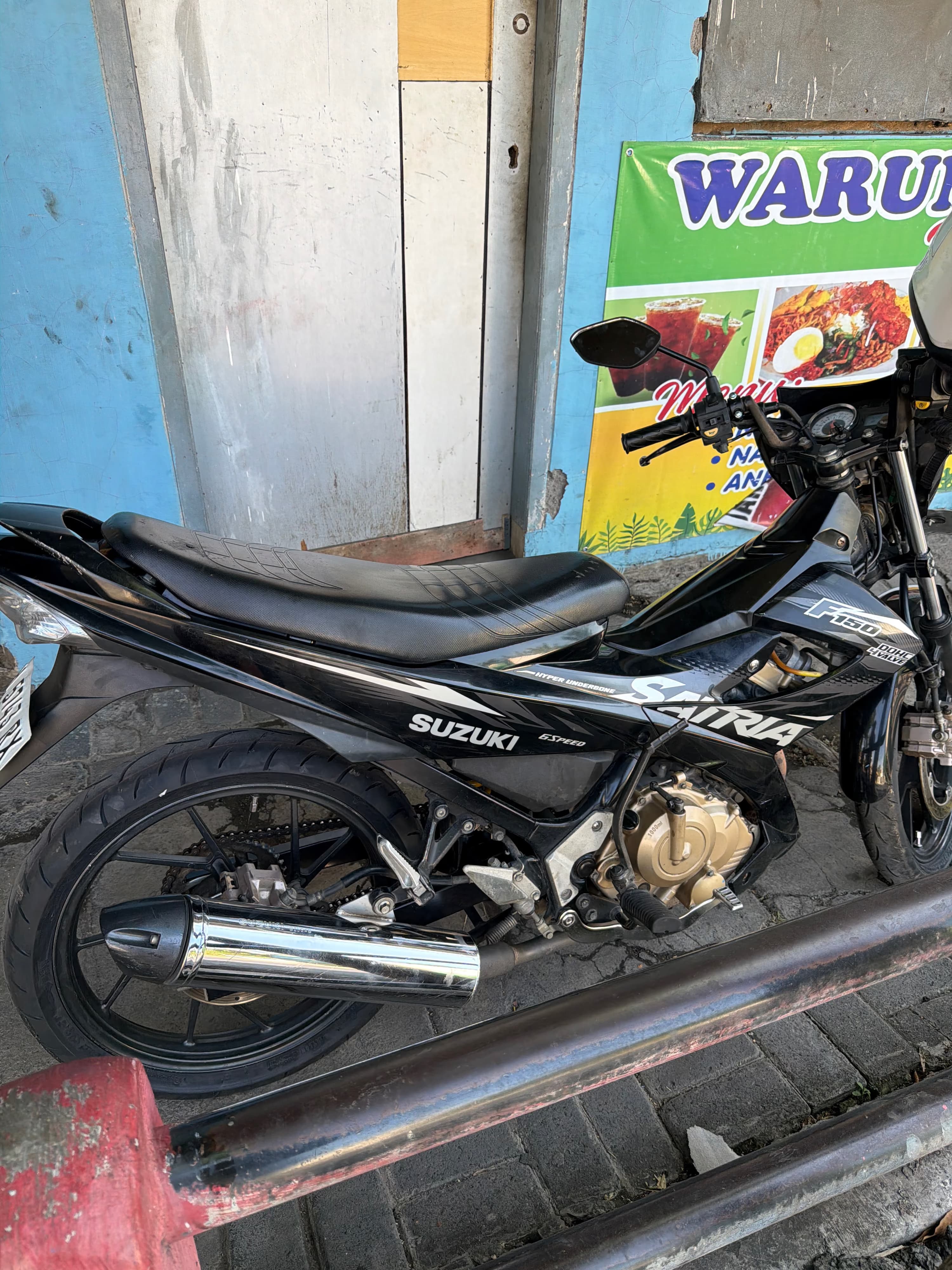 This is my new bike that I use to ride to farm, this is the condition before I change the seat
